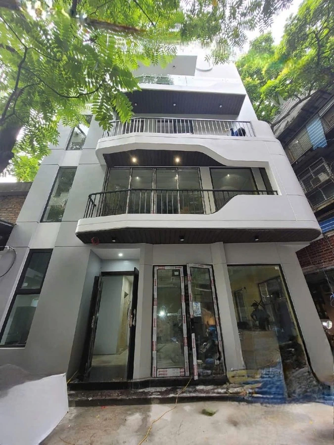 Công trình số 6 Lê Thánh Tông Diện tích 85m2 1 sàn, 6 tầng