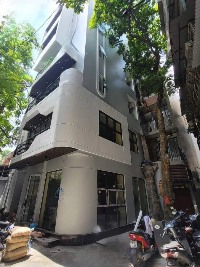 Công trình số 6 Lê Thánh Tông Diện tích 85m2 1 sàn, 6 tầng